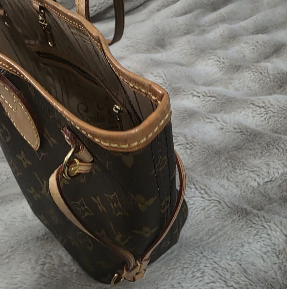 Louis Vuitton Monogram Neverfull PM Pre Owned. 100% Authentic Good Condition - Picture 2 of 16